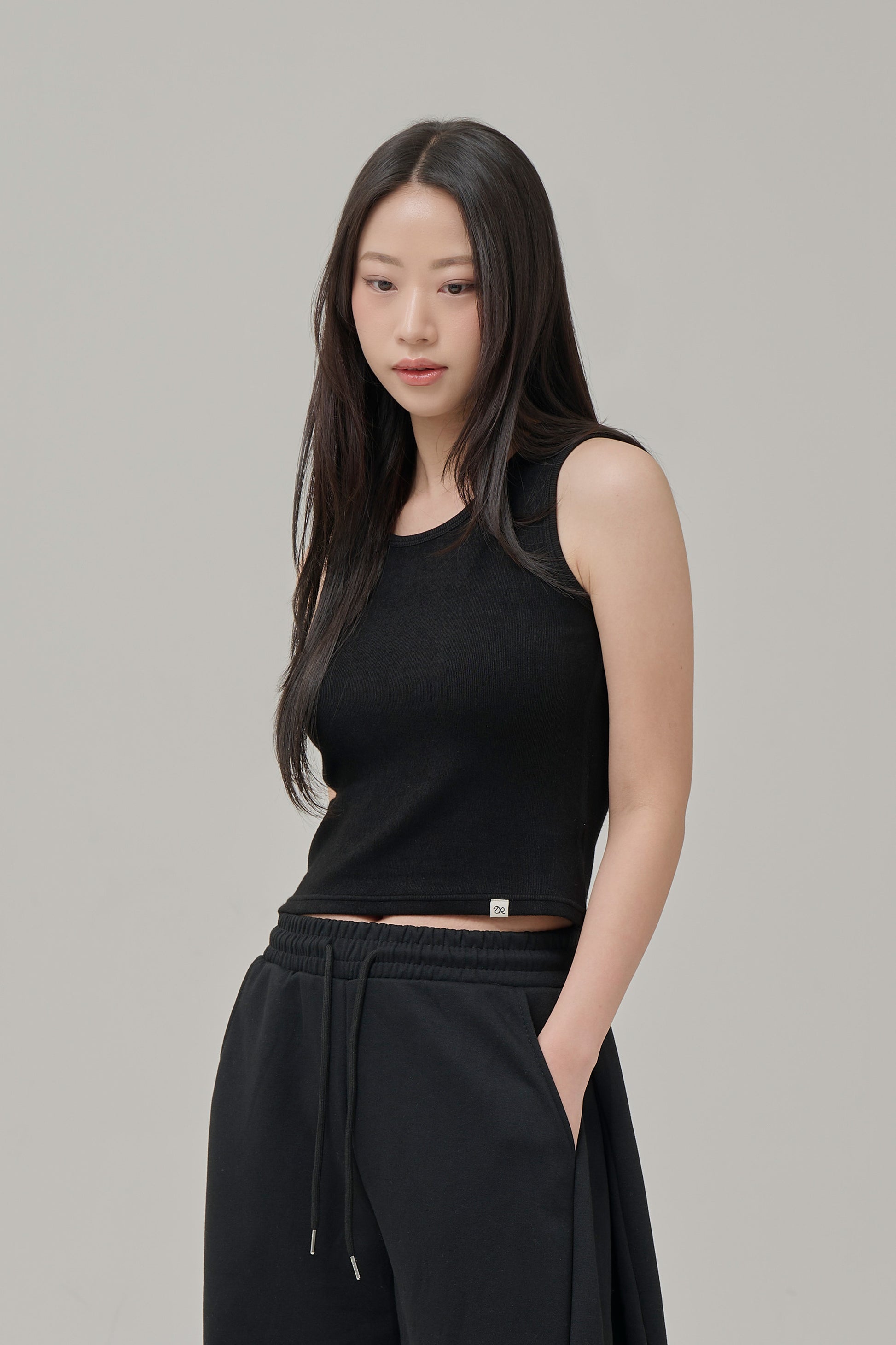 Sustainable Warm Tension Sleeveless Top Black