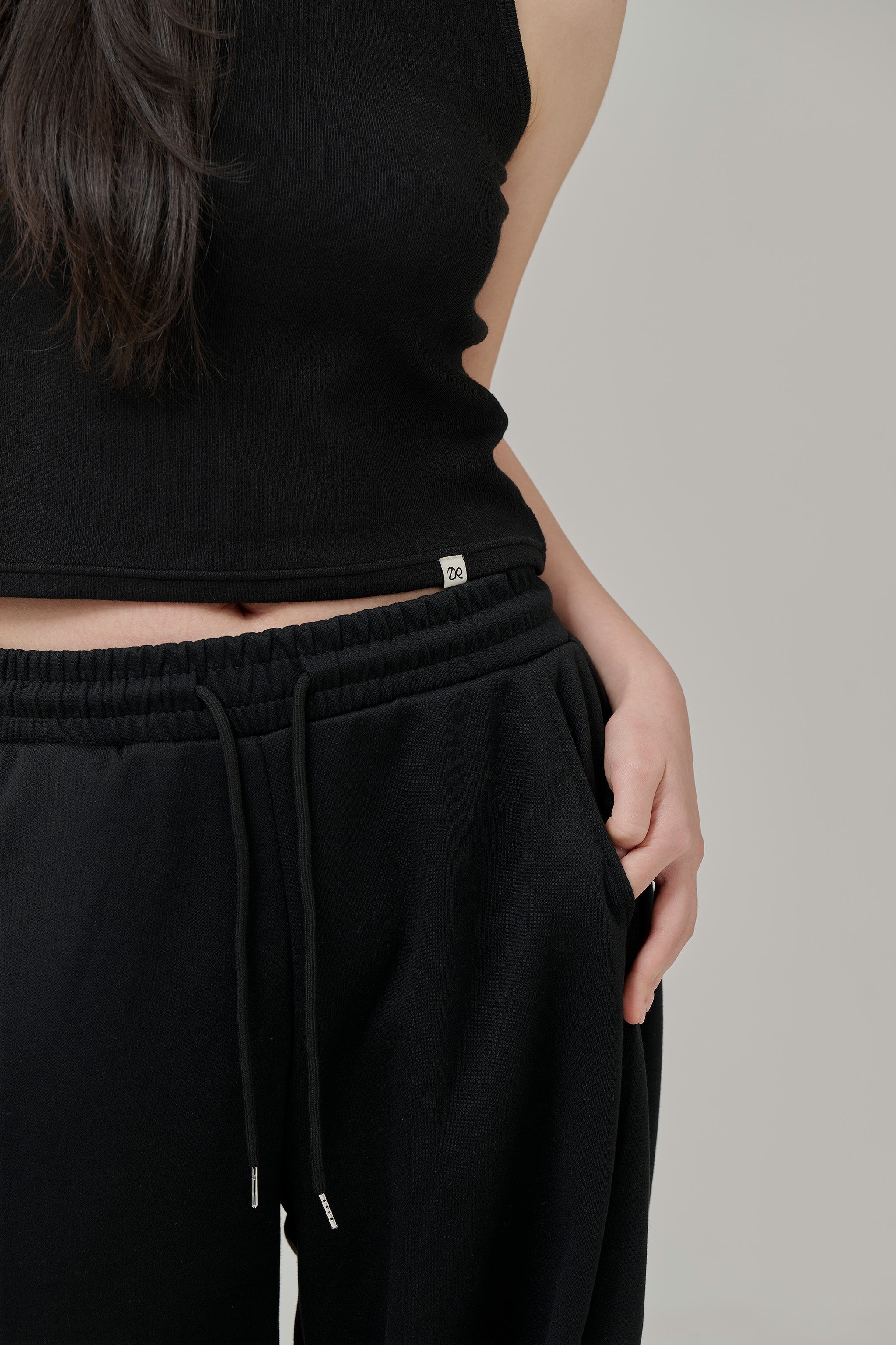 Sustainable Warm Tension Sleeveless Top Black